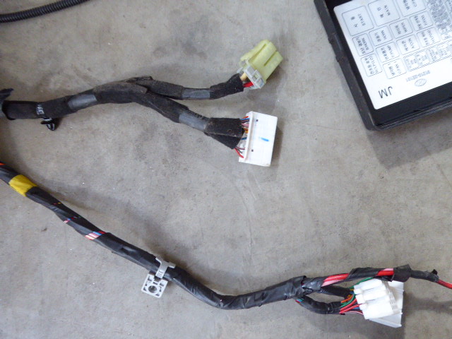 фото №10, Tucson i 04-10 электропроводка жгут отсек двигателя коробка корпус 2.0 16v