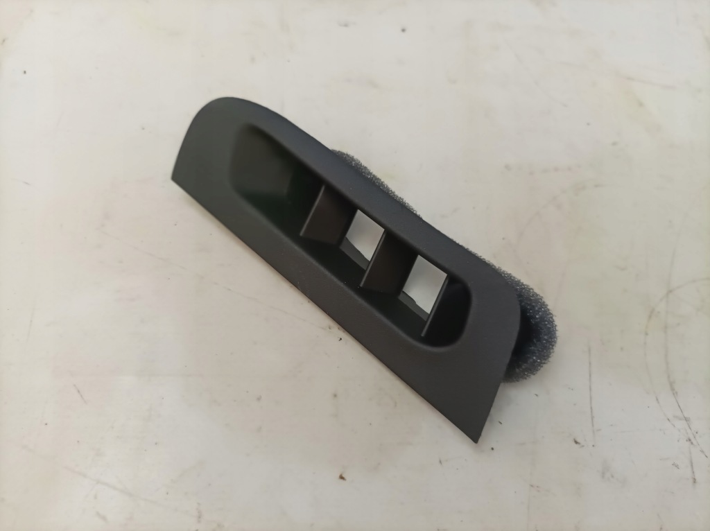 фото №1, Grand cherokee wk2 19 решётка направляющая usa левая