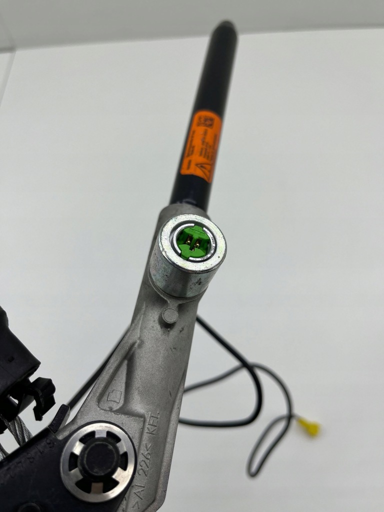 Mercedes r172 slk натягувач поперечина правий перед a1728600469 Оригінал