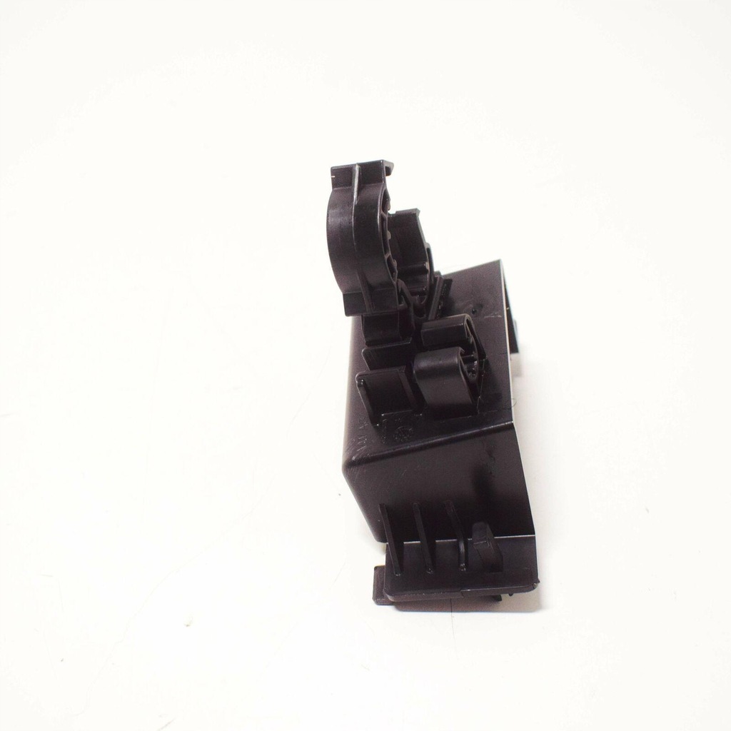 фото №6, Audi a3 кронштейн оригинальный 5q0820769