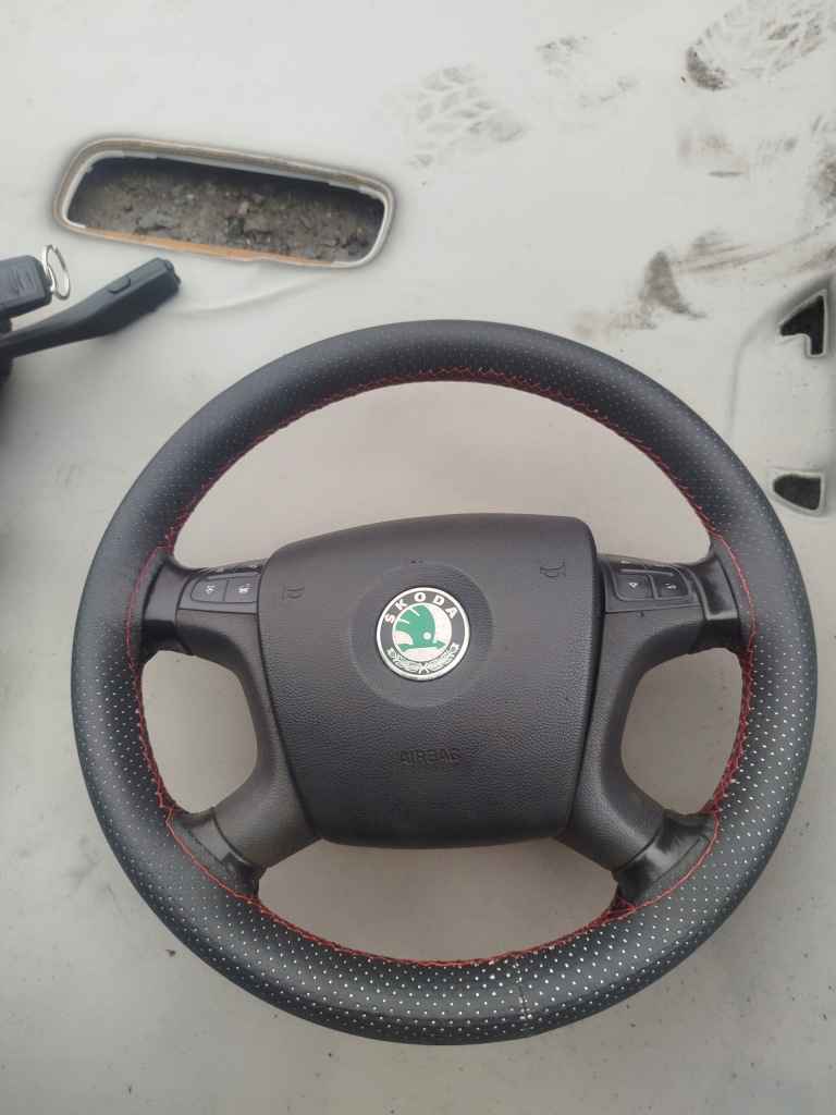 Купити Кермо  прострочена skoda octavia 2 2 3u0419091j/k