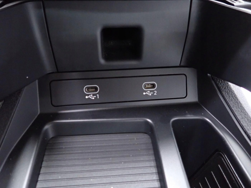 фото №7, Тунель підлокітник зарядний пристрій роз'єм usb europa audi e-tron 4ke 22r