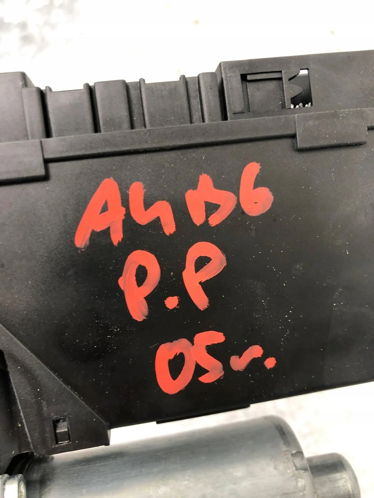 фото №5, Моторчик стекло правый перед audi a4 b6 8e1959802b