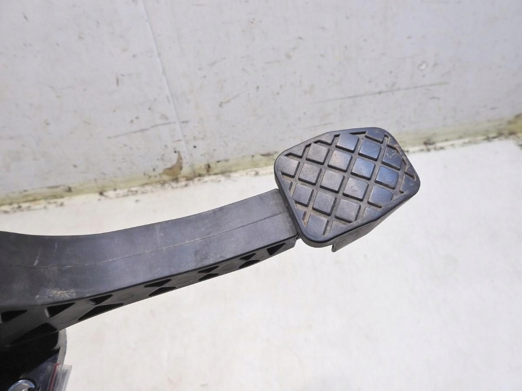 фото №7, Педаль сцепления vw golf v plus 1.6 fsi 1k1721059bd