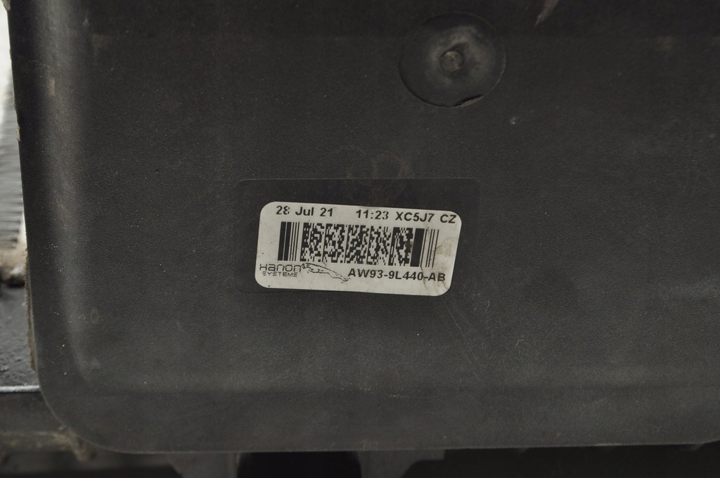 фото №14, Jaguar xj x351 3.0 радіатор повітря інтеркулер aw93-9l440-ab