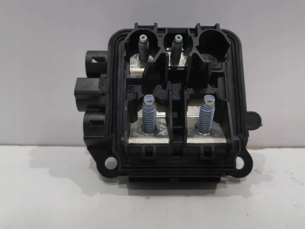 фото №1, Коробка электрическая mercedes w205 w213 w253 nowa !!!