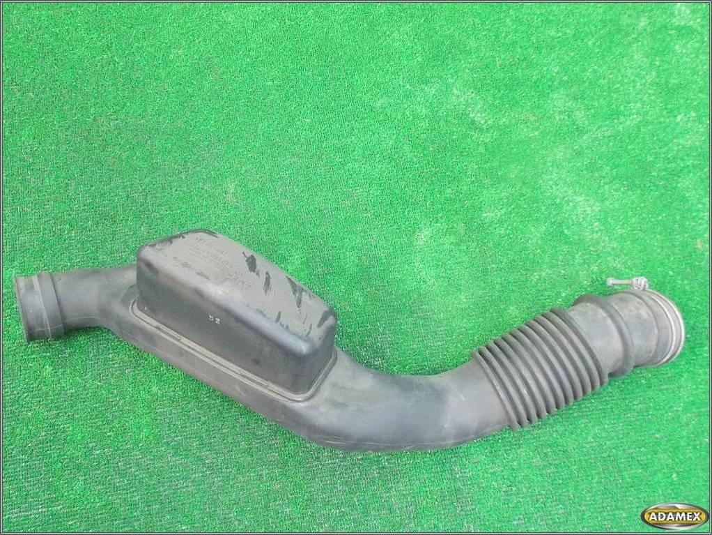 фото №4, Toyota hiace 2.4d 00r - воздухозаборник труба воздуха