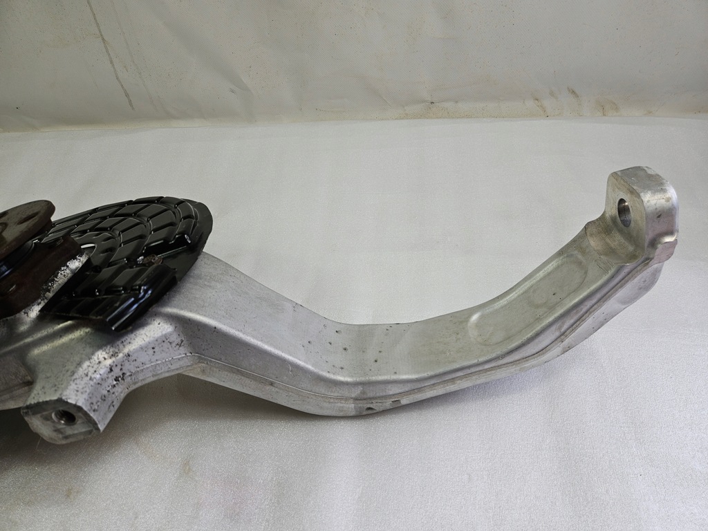 фото №12, Поворотный кулак правый перед maserati levante 2016-2024 670034831 rh 06700348310