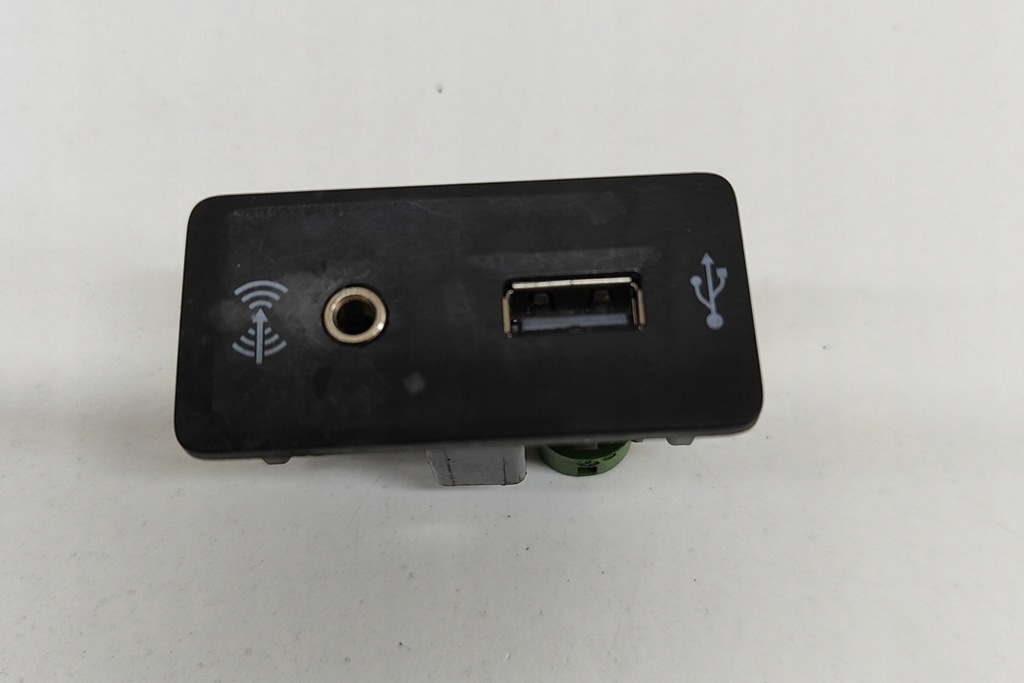фото №9, Volkswagen passat variant b8 роз'єм usb/aux-in port 5g0035222 2016 2563125