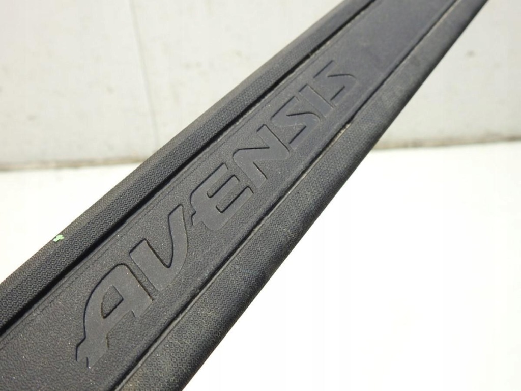Накладка  накладка порога  правый  передок  toyota avensis 3 t27 рестайлинг  67911-05040 Недорого