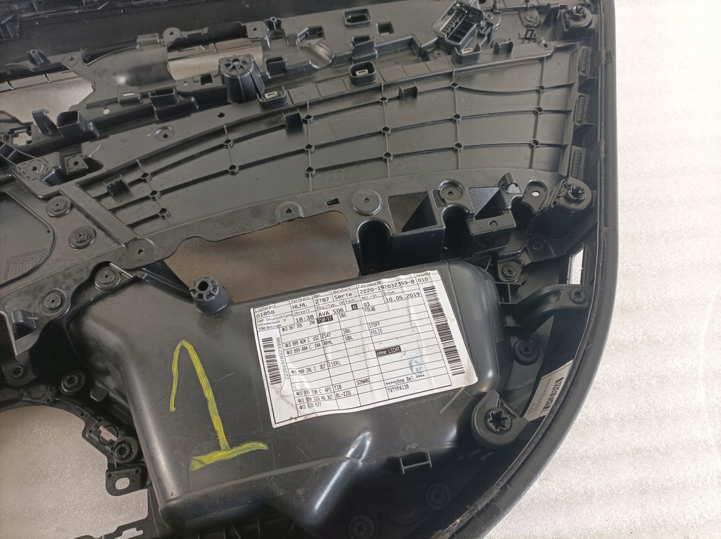 фото №7, Audi a6 c8 обивка обшивка левый задняя 4k0867377