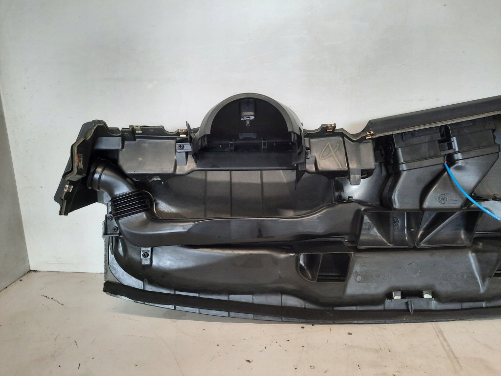 фото №7, Bmw 520i e39 95-00 консоль приборная панель приборная 8159750