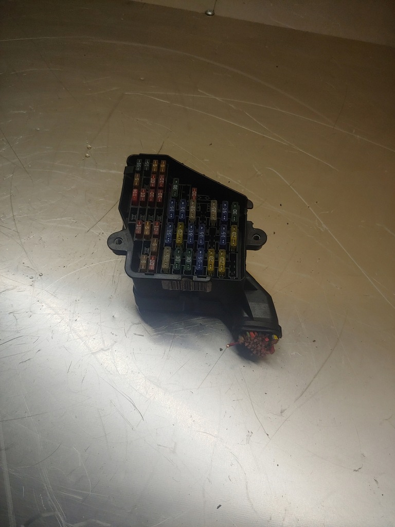 фото №1, Коробка предохранителей passat b5 lift