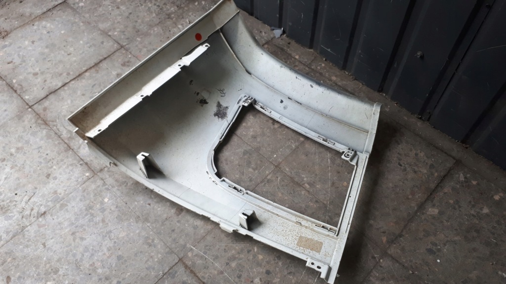 A9608855025 бампер нижний панель фары противотуманной фары правый mercedes acstros mp4 белый Цена