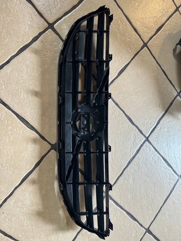 фото №4, Volvo v40 r-design решітка радіатора решітка радіатора оригінал