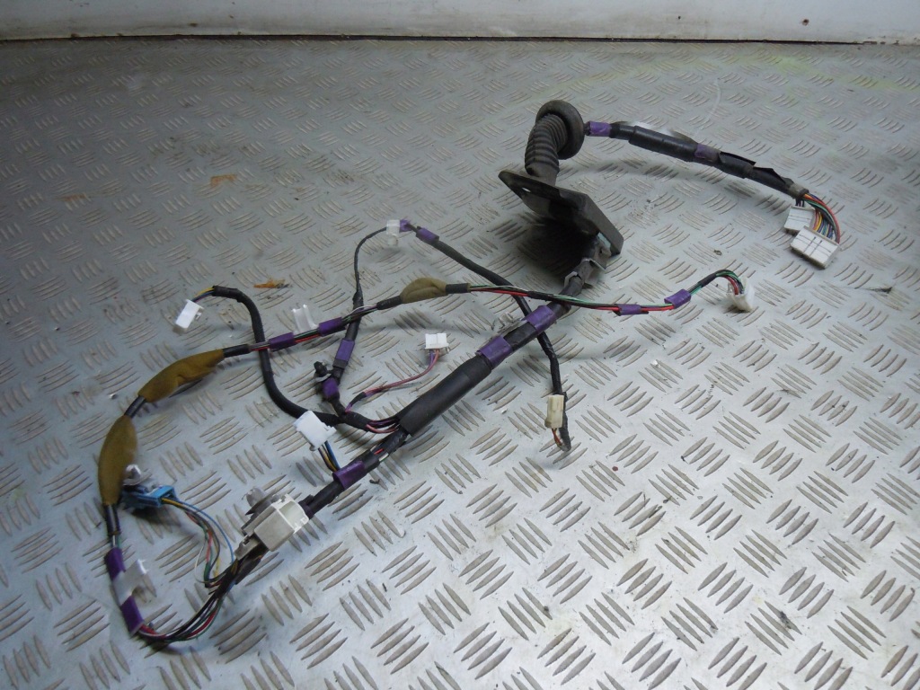 фото №1, Электропроводка дверь левый перед prius iii 8215247320g