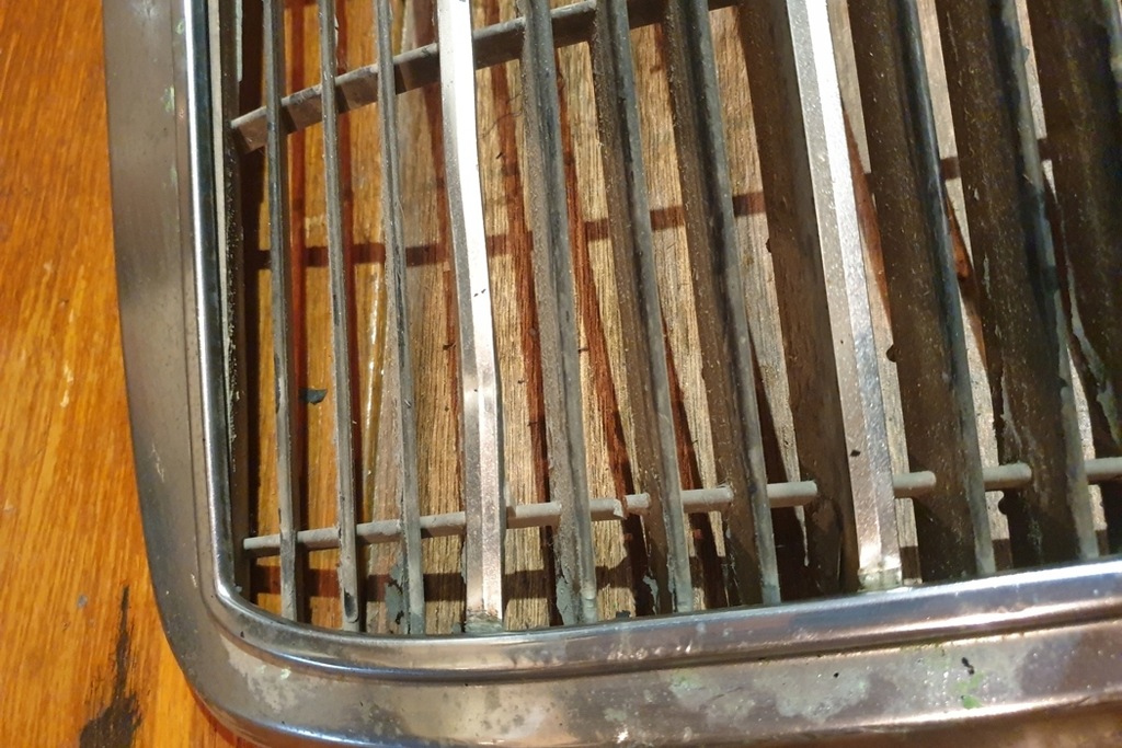 фото №8, Решётка радиатора mercedes-benz sedan w123 1238880023 1975