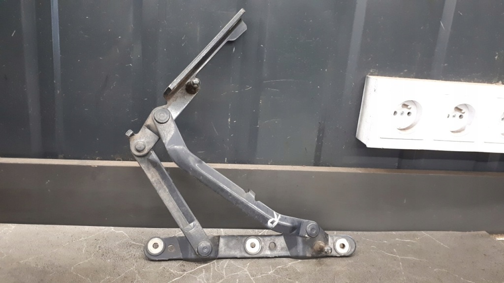 Купити Петля кришки багажника alfa romeo 166 праві