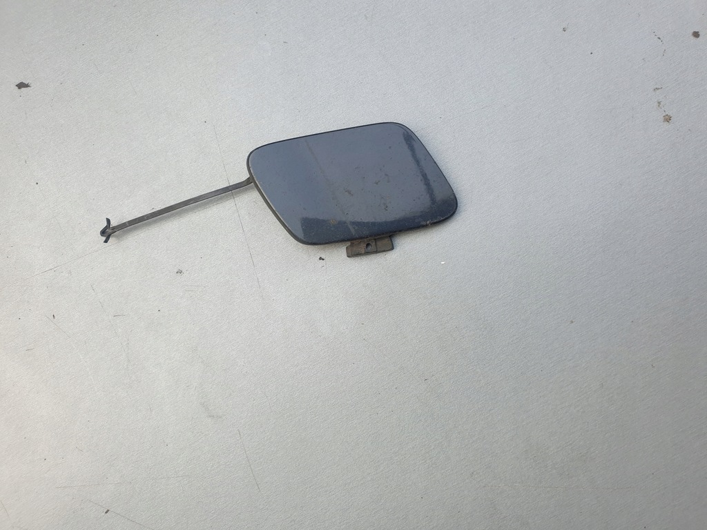 фото №1, Audi a4 b9 s-line 2016- заглушка фаркоп передня