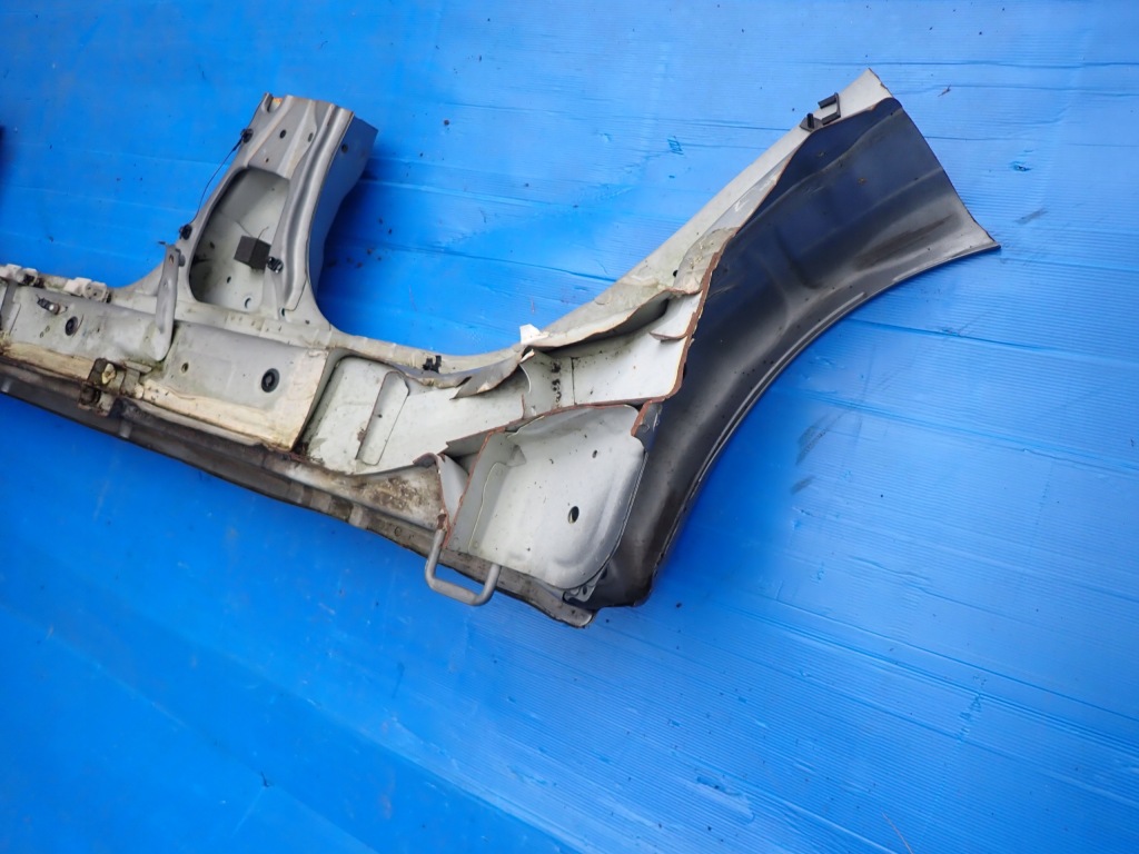 Suzuki swift mk7 5d 10- mk7 поріг правий Київ