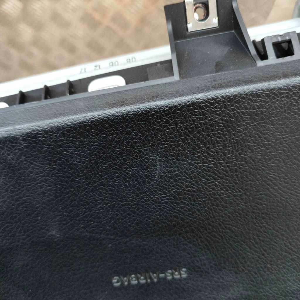 фото №7, Коленная подушка безопасности toyota hilux viii pick-up _n1_ 739000k080c0 23469199 2.4l 110kw