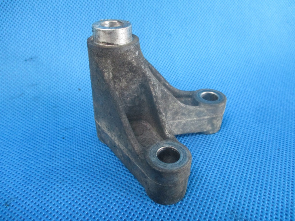 фото №1, Кронштейн ролики vw touareg audi q7 059145174c