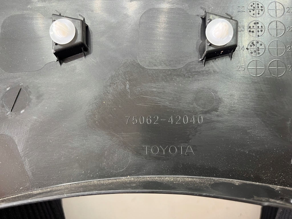 фото №8, Toyota bz4x 22- молдинг крыла задняя задняя правая 75062-42040
