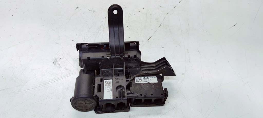 фото №5, Распределитель тока клемма + audi a4 b9 a5 8w 8w0941823 8w0941824an