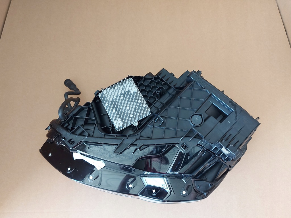 фото №8, Audi q3 лампа перед права комплектна uk 83a941034a led