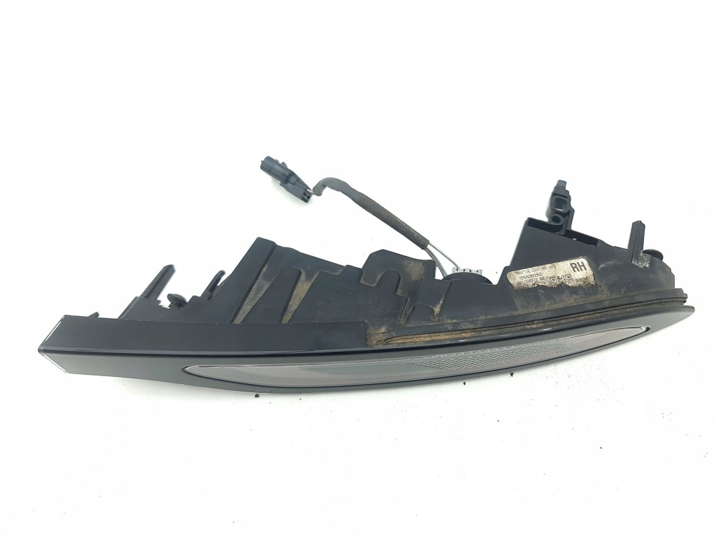 фото №2, Land rover evoque ii 2020 правая сторона лампа бампера заднего