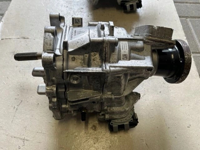 фото №3, Mercedes amg a 2902803300 редуктор оригинал ok test