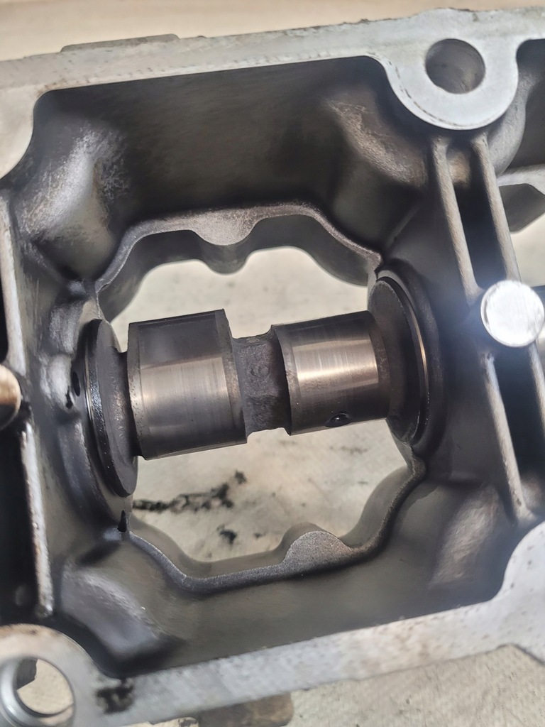 фото №11, Корпус вала оригінальний номер 90500144 вал розподільного валу кришка opel astra g ii 1.7dti