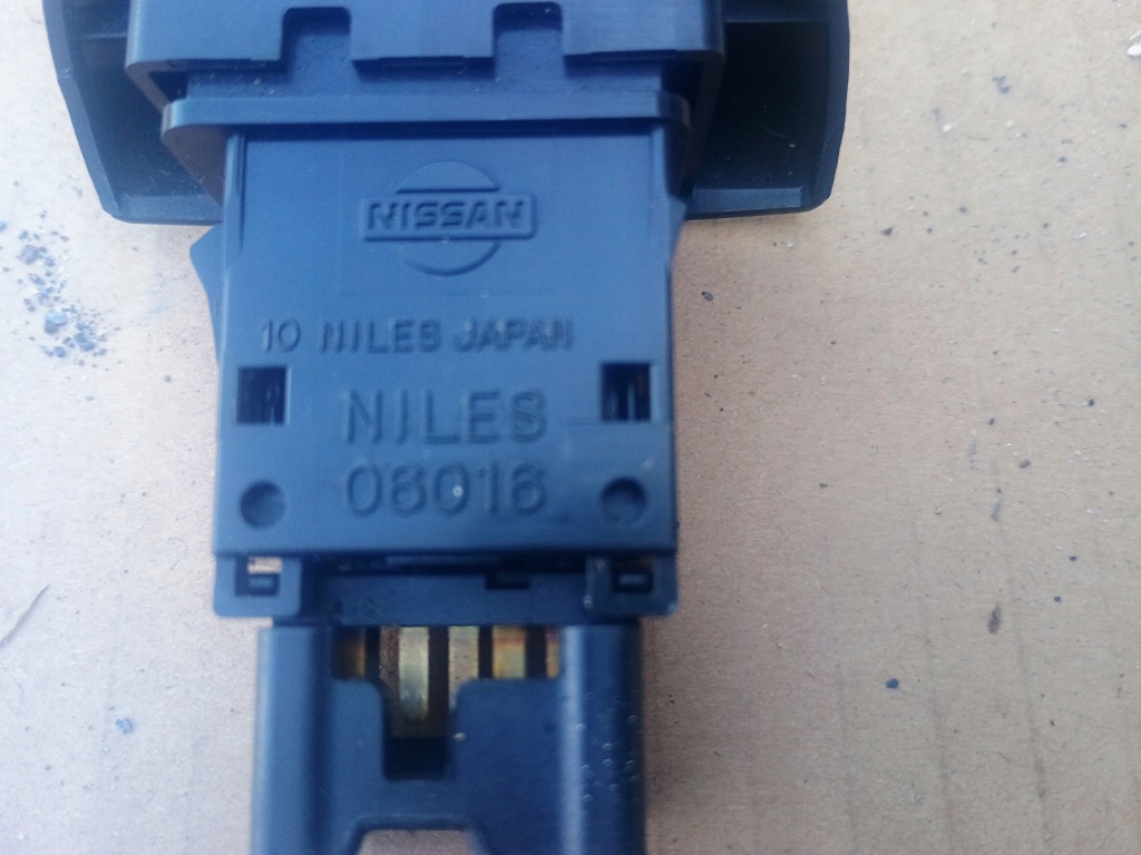 фото №4, Вимикач аварійних nissan primera p12