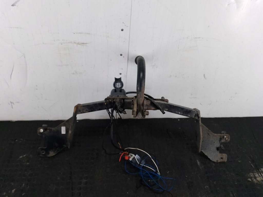 фото №4, Hak буксировочный alfa romeo 159 kombi