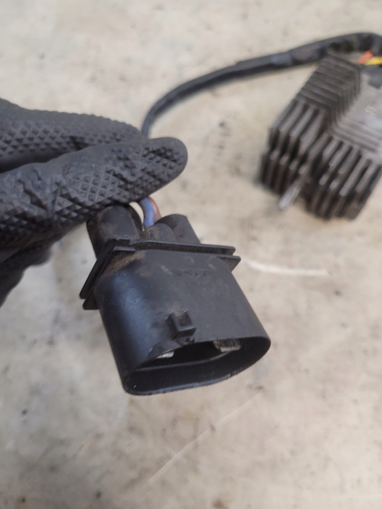 фото №11, Блок управления модуль вентиляторов оригинальный номер 8e0959501d audi a4 b6 2.0b