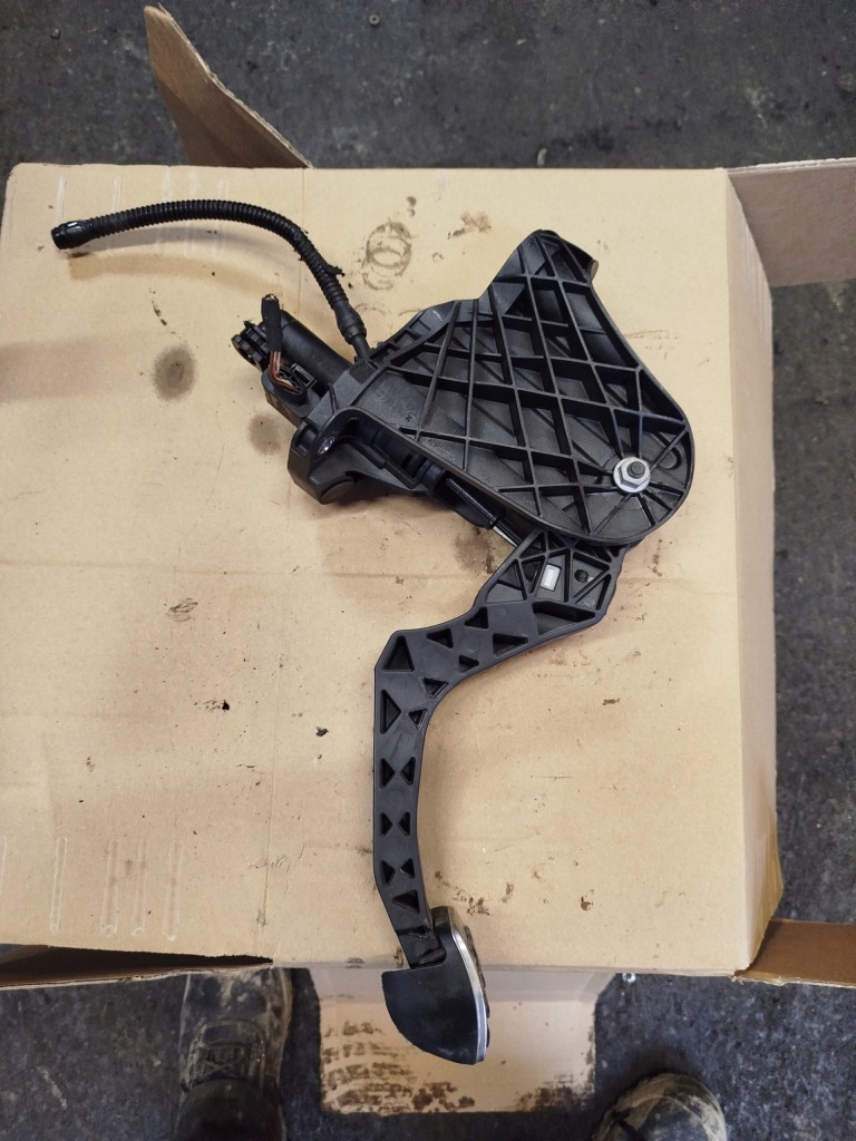 фото №1, Vw golf vi педаль сцепления цилиндр сцепления 1k1721059er