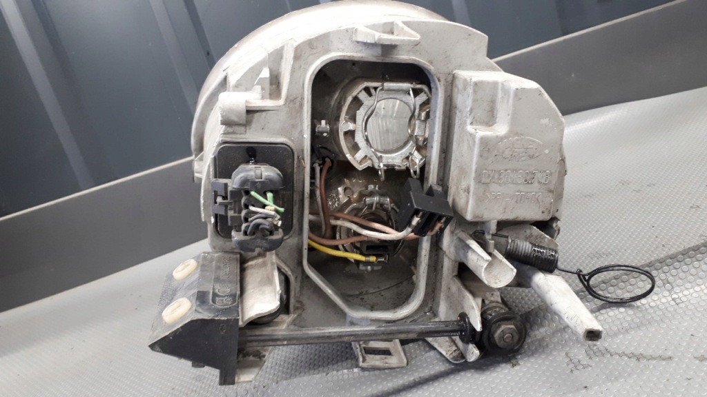 38460.748 фара правий lancia lybra magneti merelli в Україні