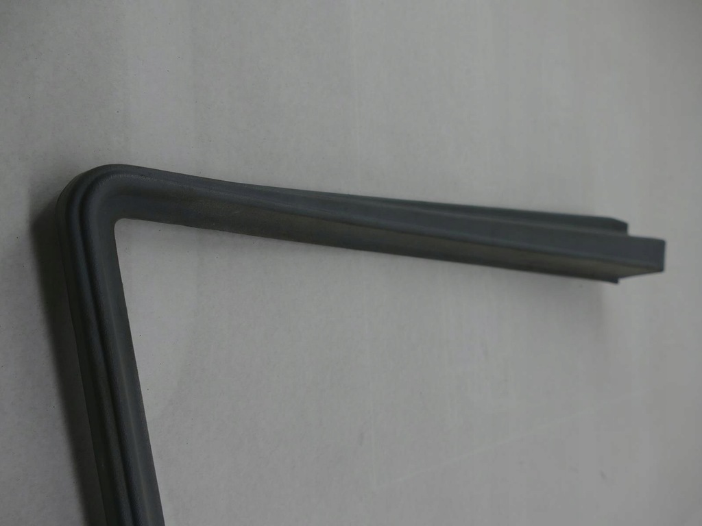 фото №2, Mercedes e w124 sedan рамка дверь правый перед