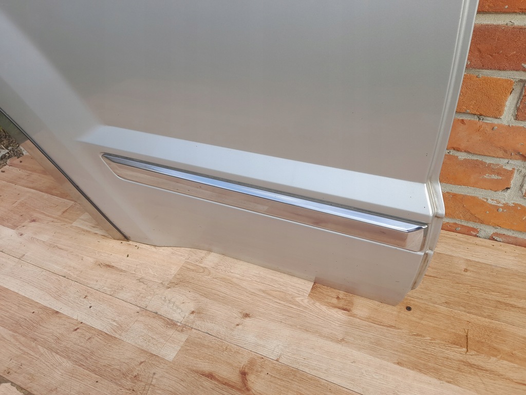 фото №12, Jeep grand cherokee wk 5-10 дверь правый задняя