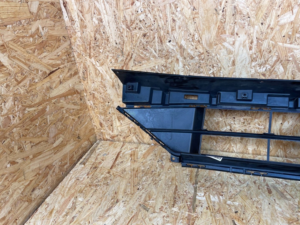 Решётка средняя бампера передний ford kuga mk3 st-line lv4b-17k945-s 19- Цена