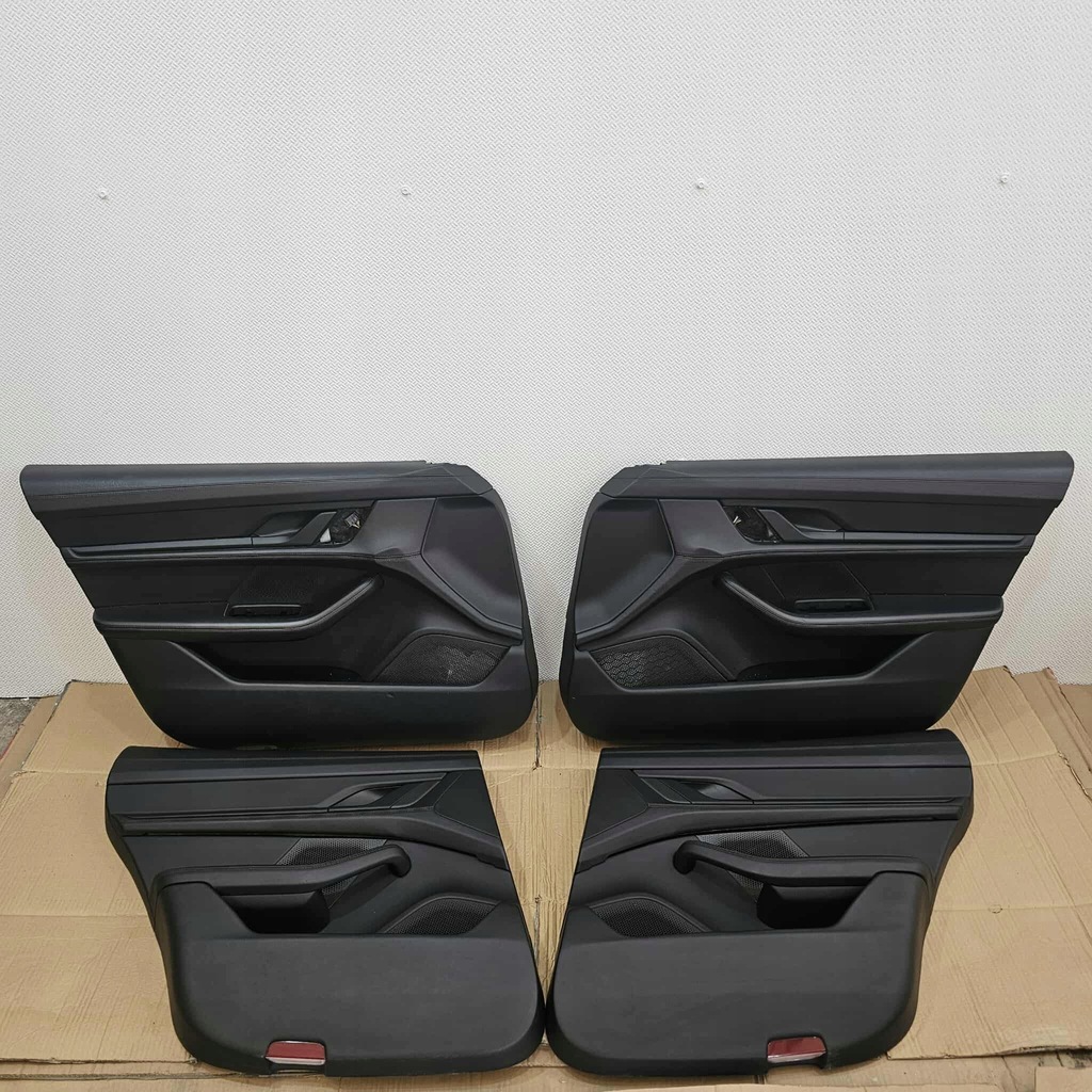 фото №13, Porsche taycan 9j1 сидіння сидіння заднє сидіння салон обшивки підлокітник