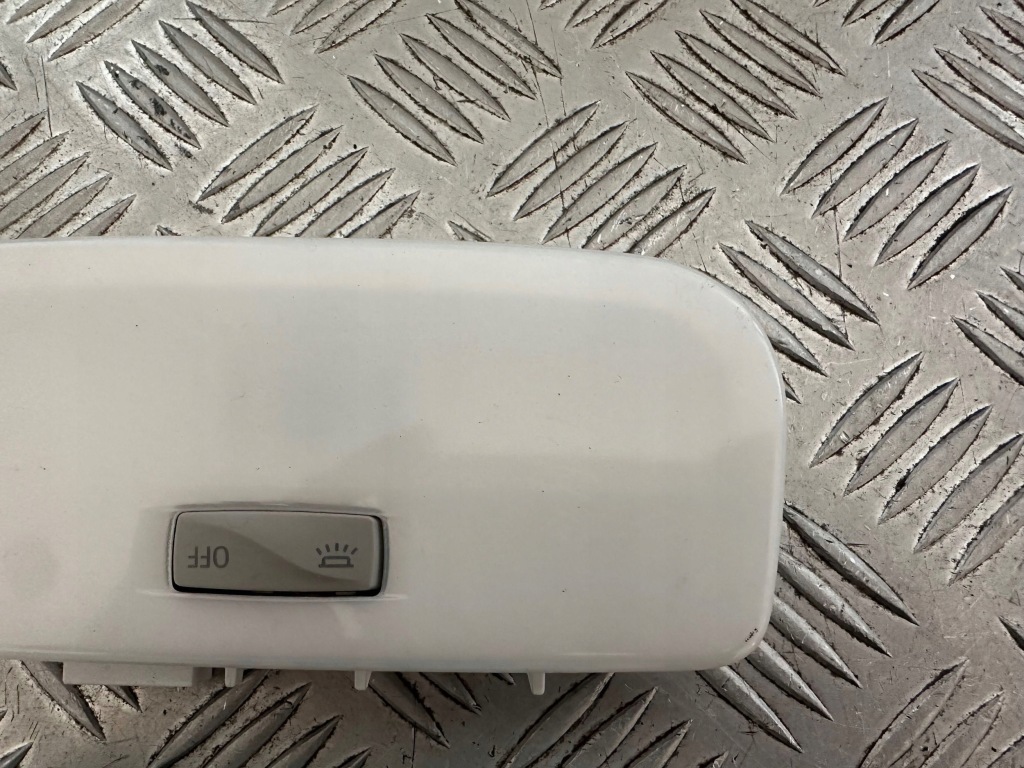 Renault megane 3 фонари обшивки потолка освещение кабины комплект в Украине