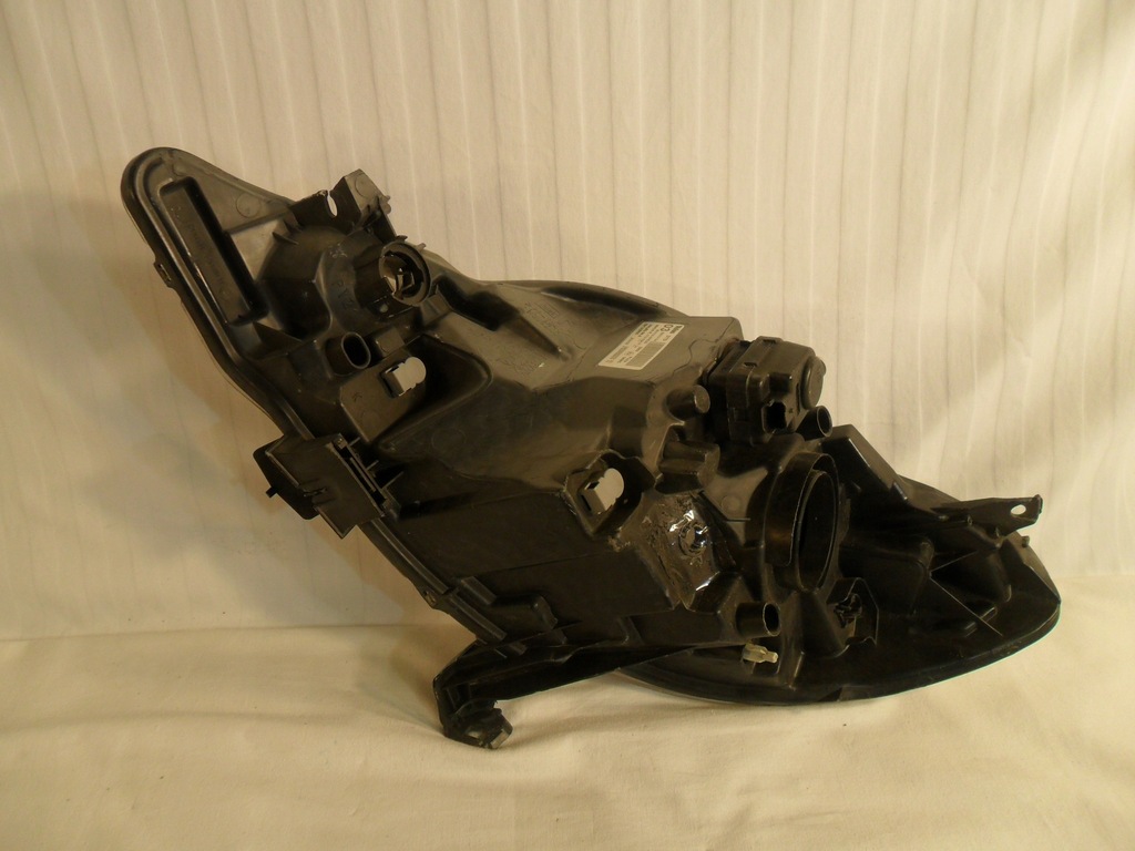 фото №8, Лампа правый перед eu 89033104 81110-0h030 peugeot 107 ładna