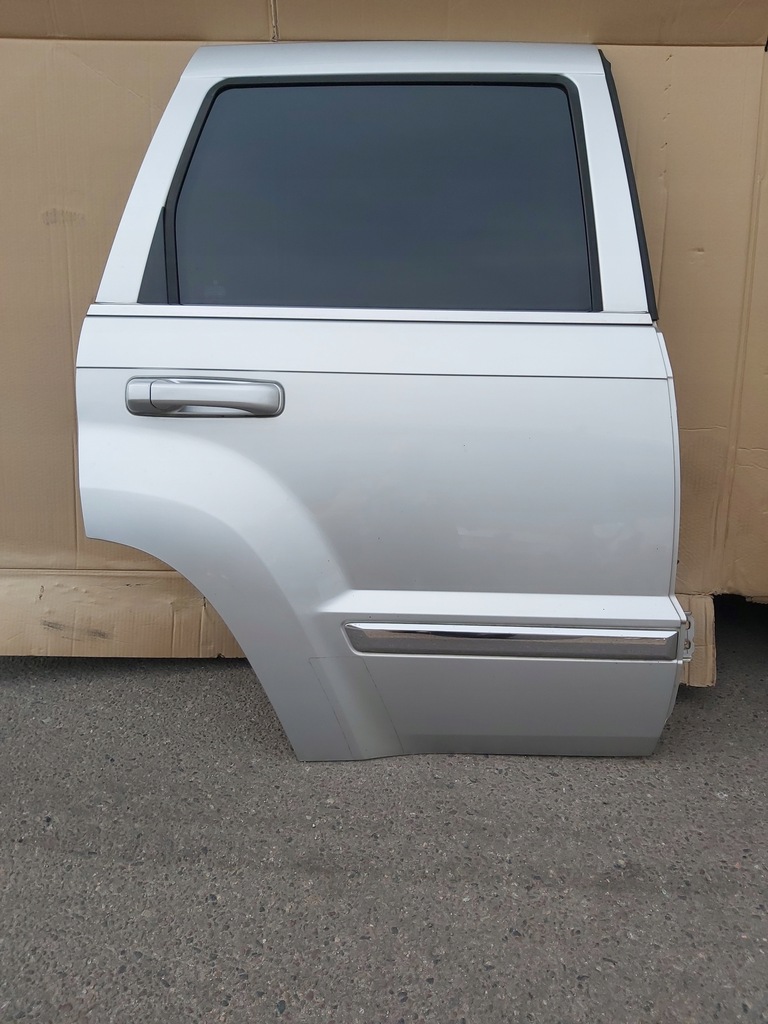 фото №1, Дверь задняя правое jeep grand cherokee wk оригинал!!