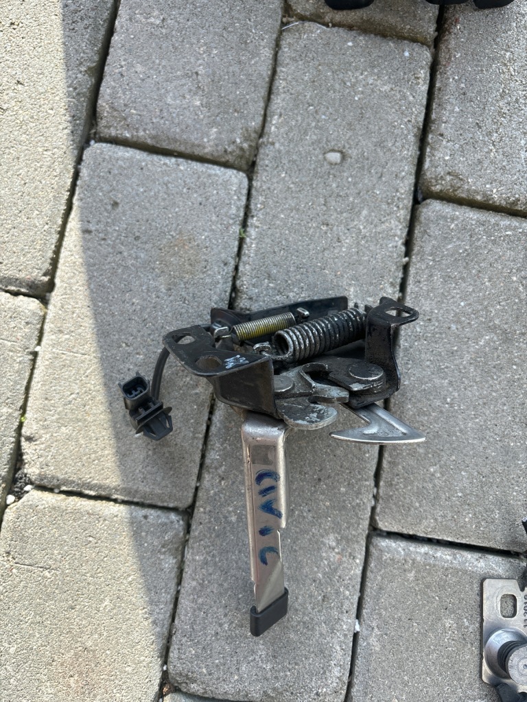 фото №1, Замок капот honda civic viii ufo hb 06-