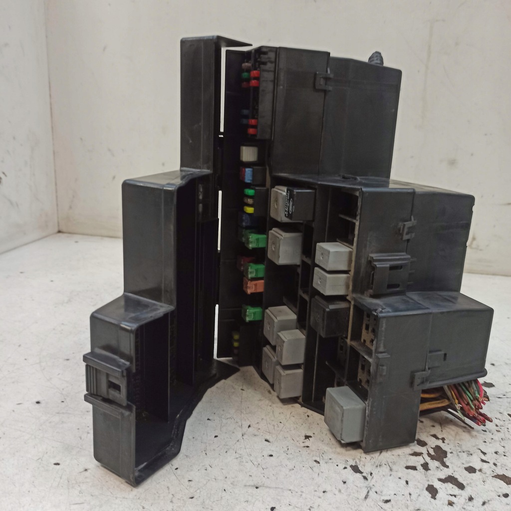 фото №10, Jaguar s-type коробка запобіжників 2r8t-14a003ec