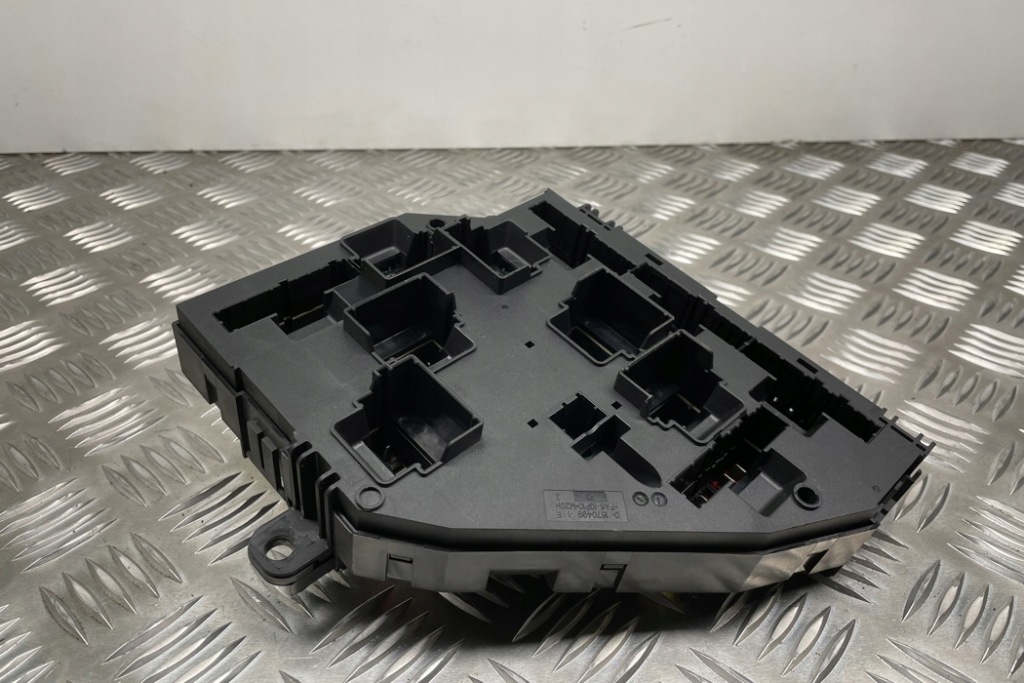 Коробка запобіжників bmw 7 f01, f02 9264924 3.0l дизель 190kw 2013 Ціна
