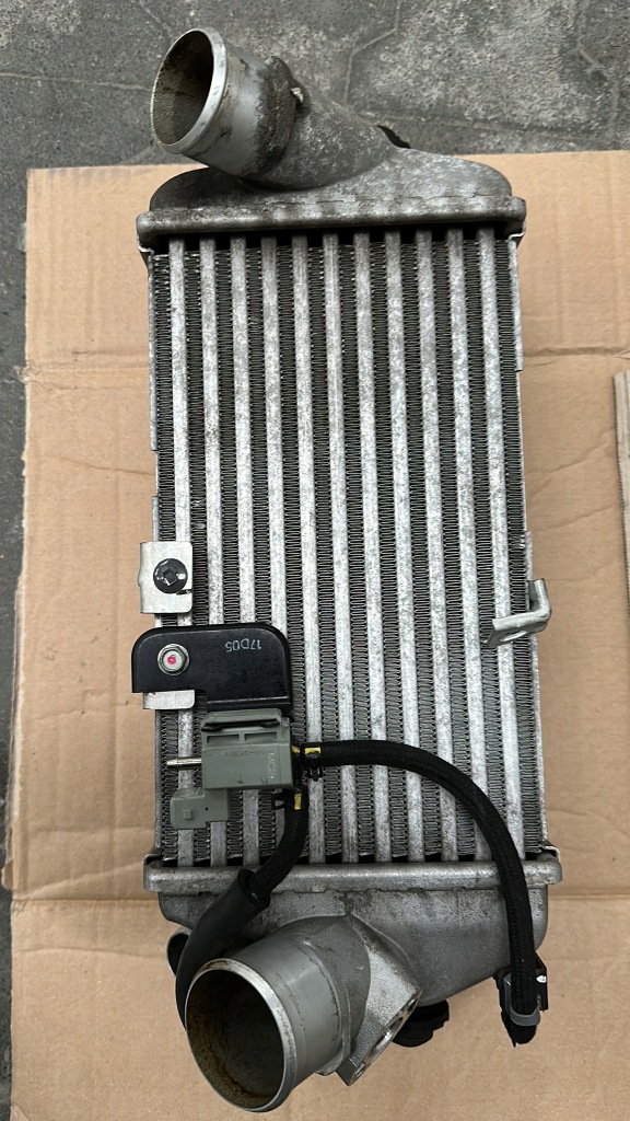 фото №3, Kia stonic 2018- інтеркулер