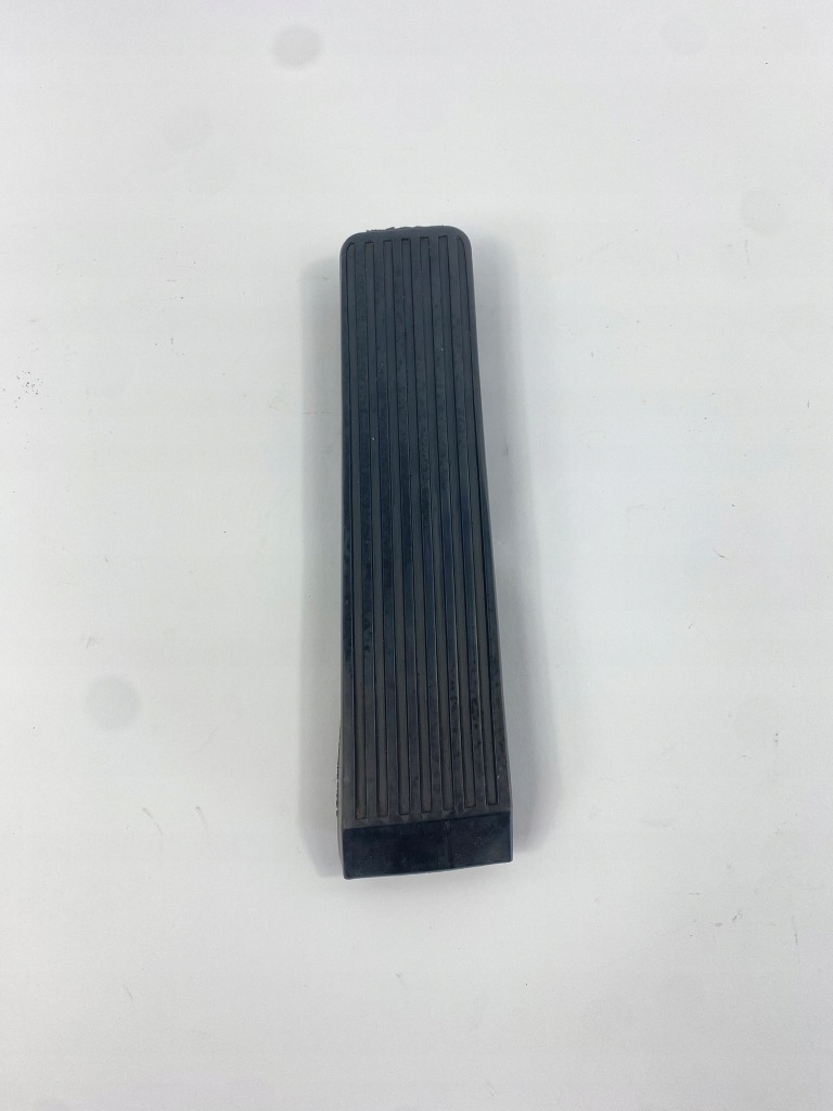 Купити Гумовий елемент накладка педалі газу mercedes w124 1233010082