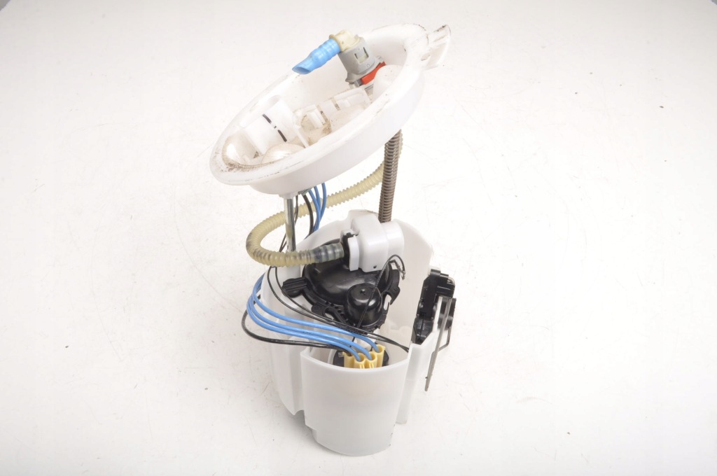 Купить Bmw f40 1.5 насос топлива 7301785